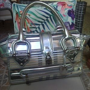 Burberry Metallic with crest closure